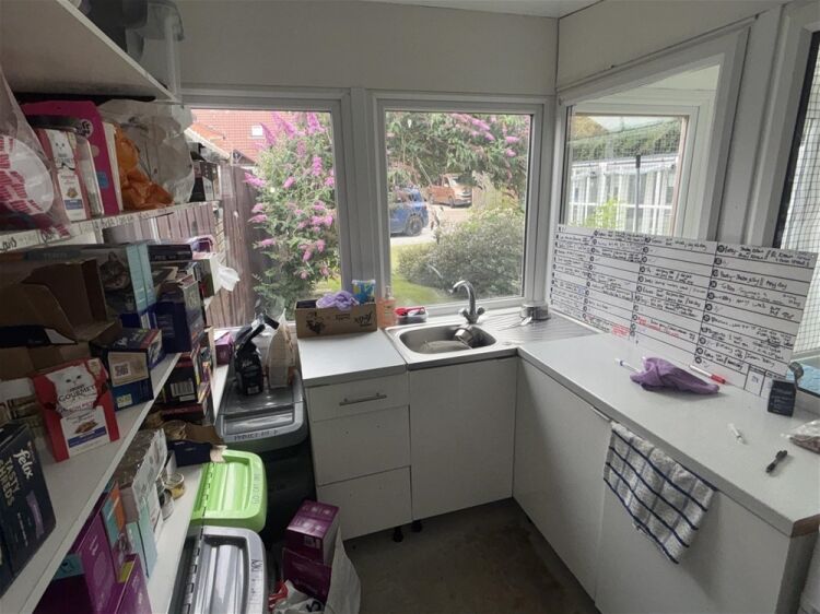 Kennels, Cattery & Equestrian businesses For Sale in Beverley Photo 12
