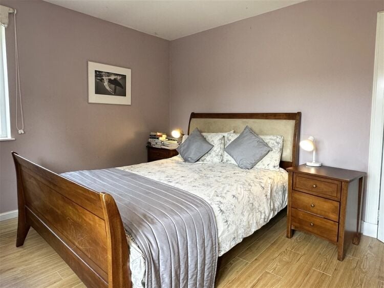 Dunallan House Photo 12