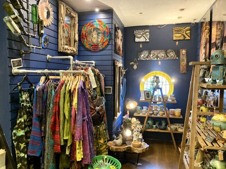 AWARD WINNING GIFTS & GREETING CARDS OUTLET Photo 12