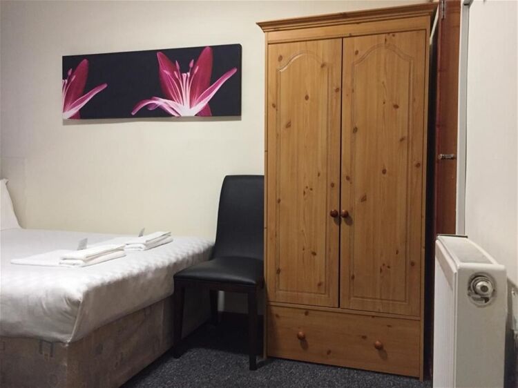 LICENSED FREEHOLD BED & BREAKFAST GUEST HOUSE IN BLACKPOOL