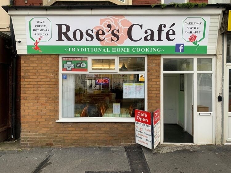 POPULAR CAFE WITH DELIVERIES NEAR BLACKPOOL SEAFRONT