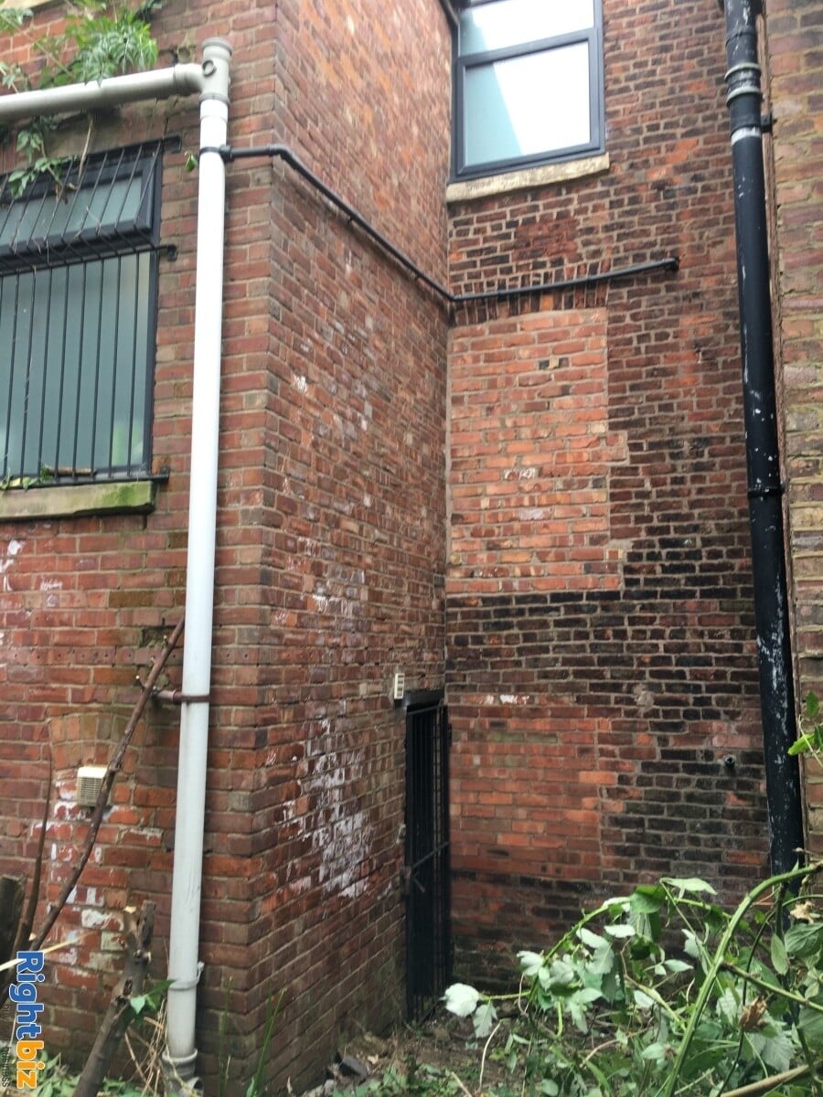 FREEHOLD BUILDING AND BUSINESS FOR SALE IN PRESTWICH