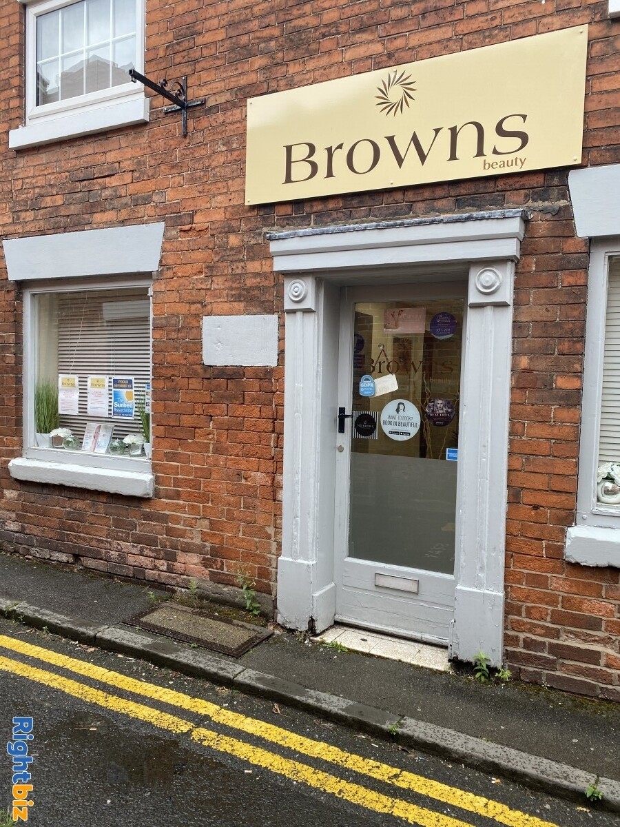 Leasehold Beauty and Tanning Salon for Sale Photo 13