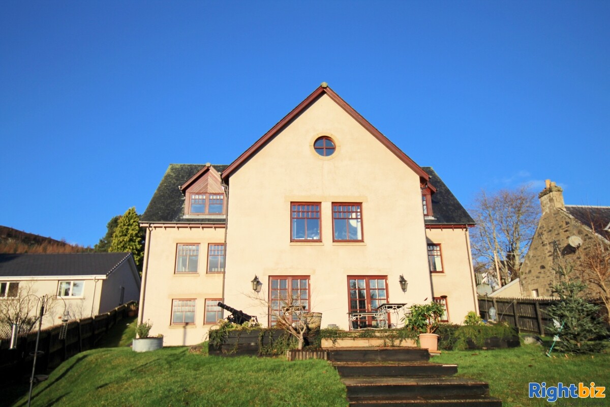 Luxurious Guest House for Sale in the Heart of the Highlands Photo 13