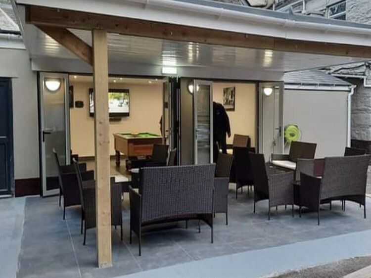 Popular Bistro with Living Accommodation For Sale