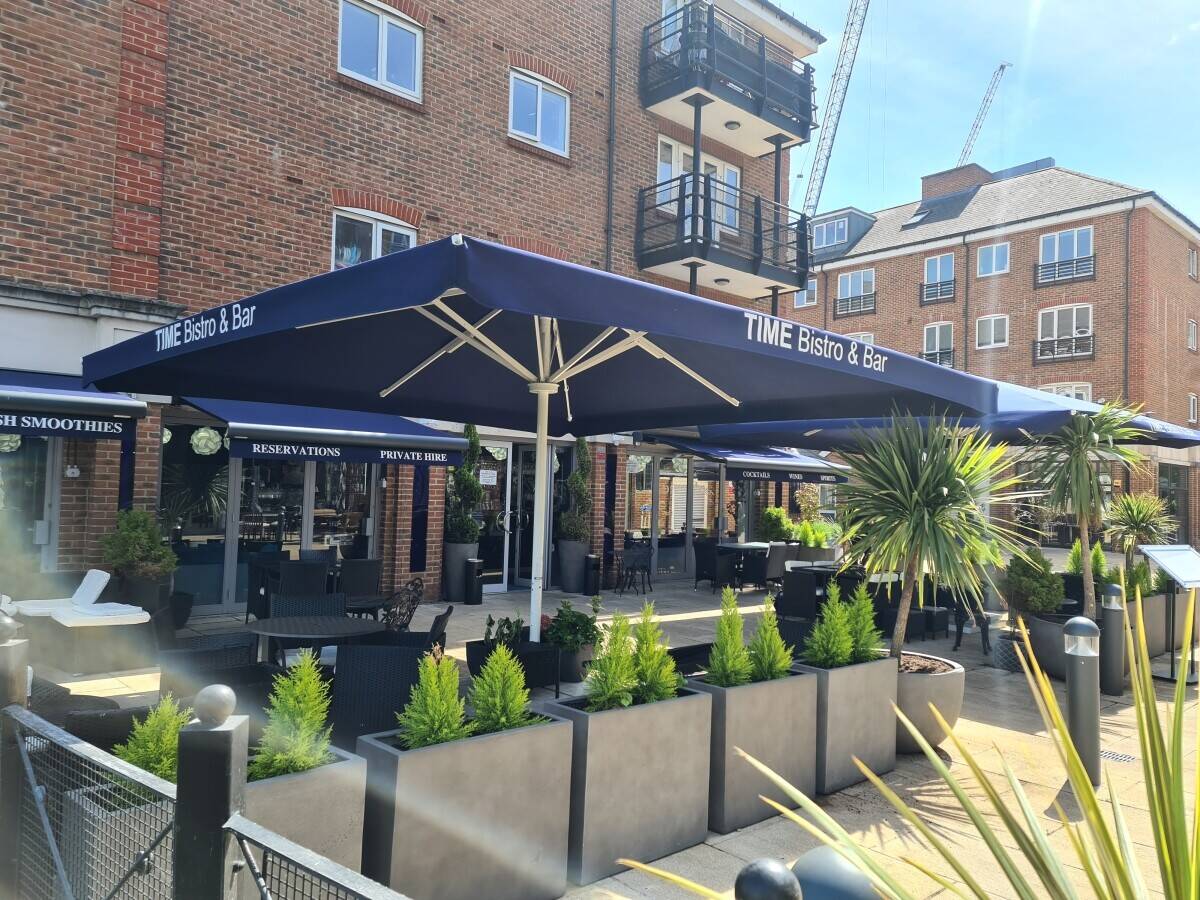 Leasehold Bistro & Bar for Sale , Open for Partnership