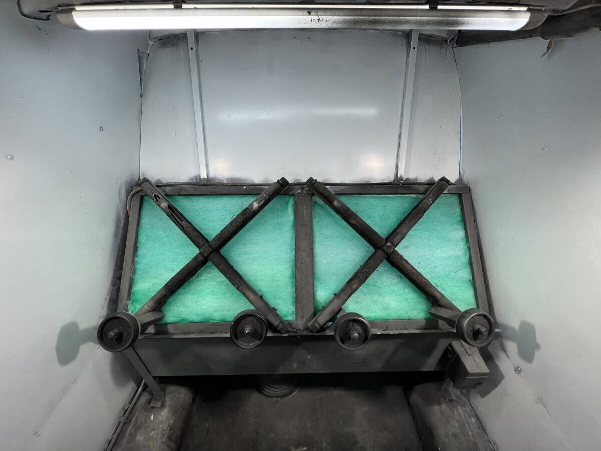 Mobile alloy wheel and smart repair van Photo 13