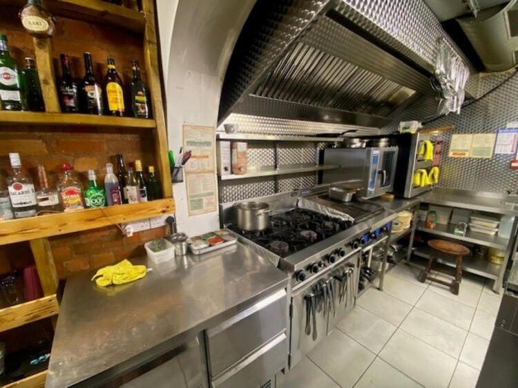 Leasehold Café Bar & Italian Restaurant Located In Sheldon