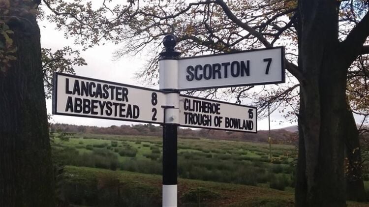 SPECIALIST RESTORATION AND MAINTENANCE OF HISTORIC / TRADITIONAL ROAD SIGNAGE Photo 13
