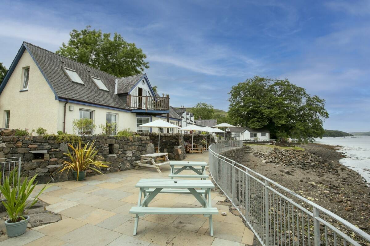 High Volume Pub Restaurant With Letting Accommodation For Sale Photo 13