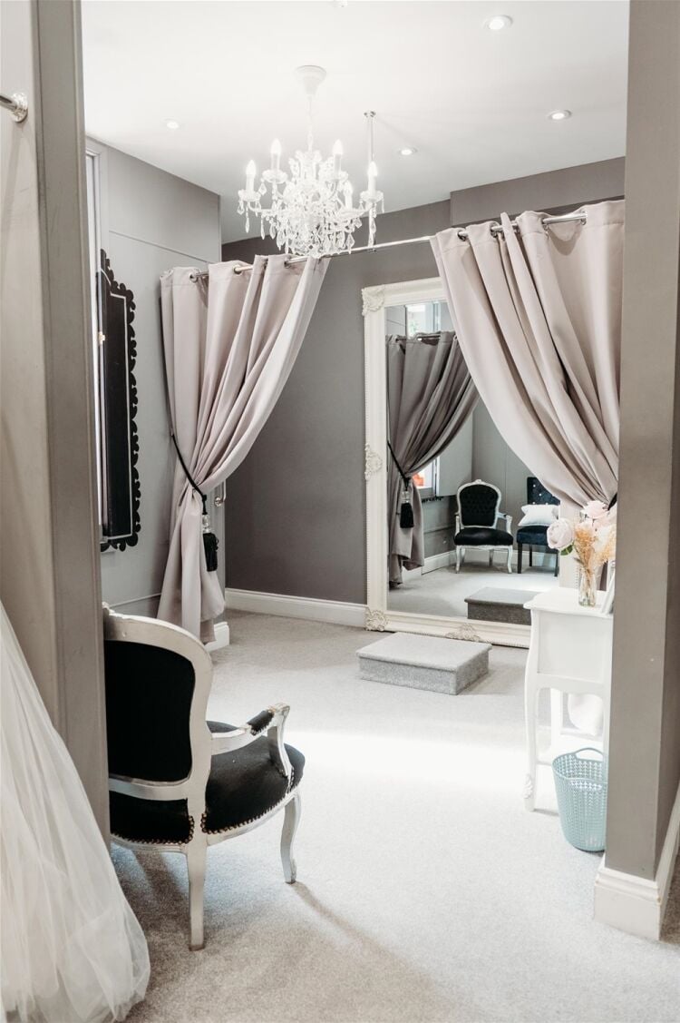 LUXURY BRIDAL GOWN BOUTIQUE Photo 13