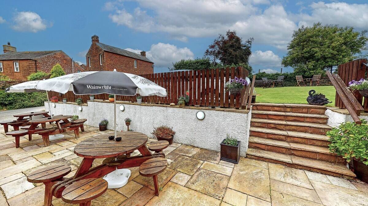 CUMBRIA - 17TH  INN LOCATED IN THE EDEN VALLEY
