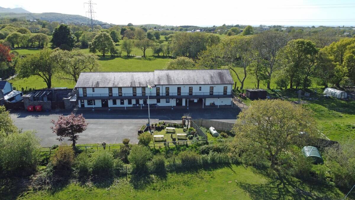 GWYNEDD - 19 BEDROOM HOSTEL AND CAMPSITE ON THE FRINGES OF SNOWDONIA NATIONAL PARK