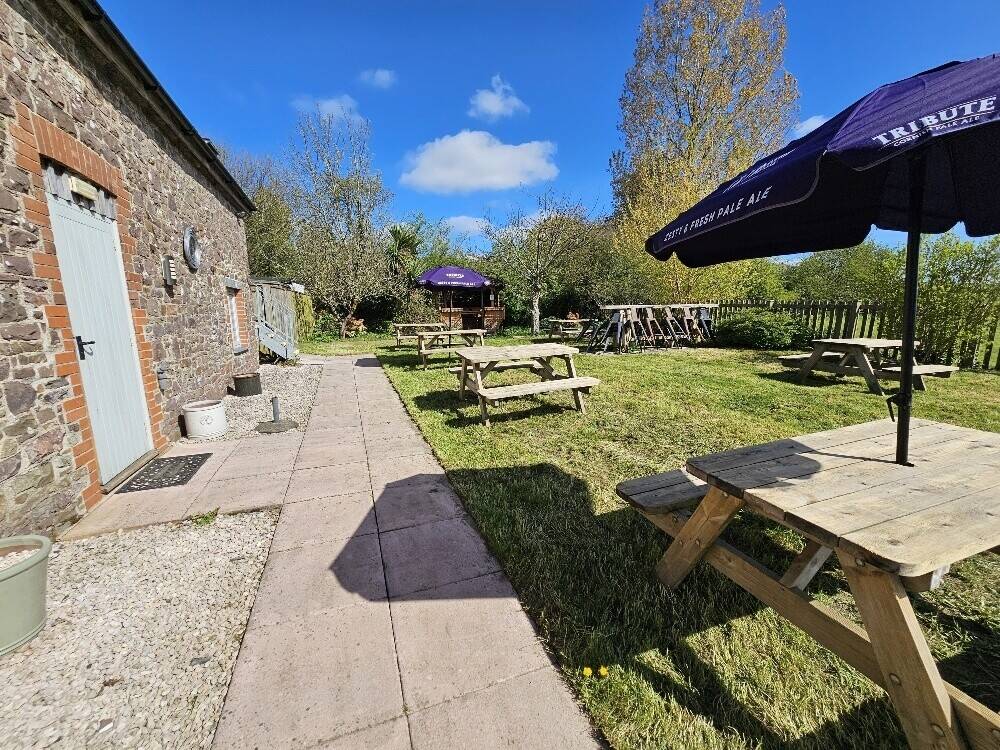 Impressive & Profitable High Turnover Devon Village Inn With 4 Letting Rooms & 3 Bed Accommodation