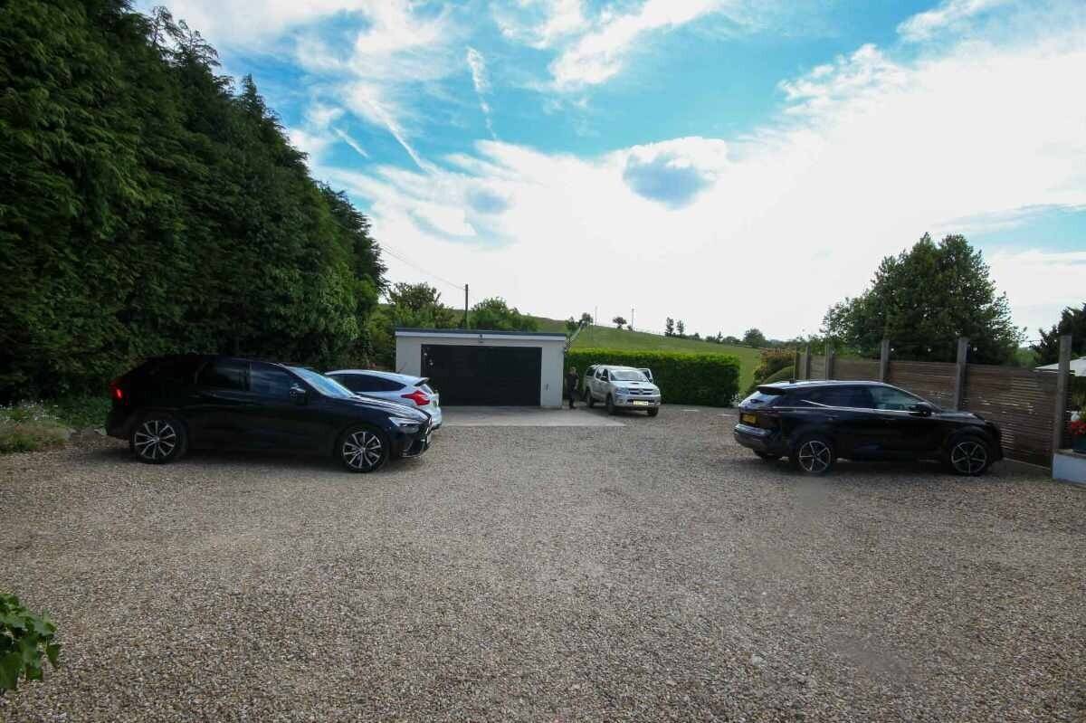 A Beautifully Presented 8-9 Bedroom, Boutique Guest House Photo 13