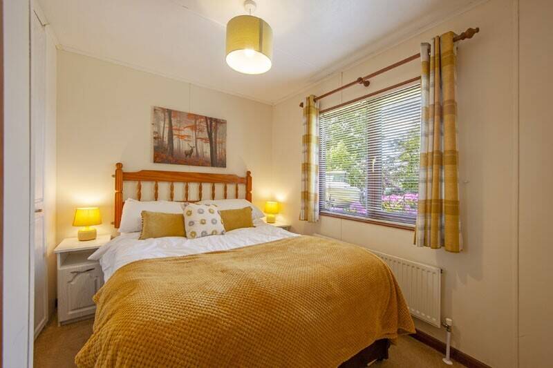 Self catering business with delightful owners flat on the banks of Loch Awe in Argyll and Bute