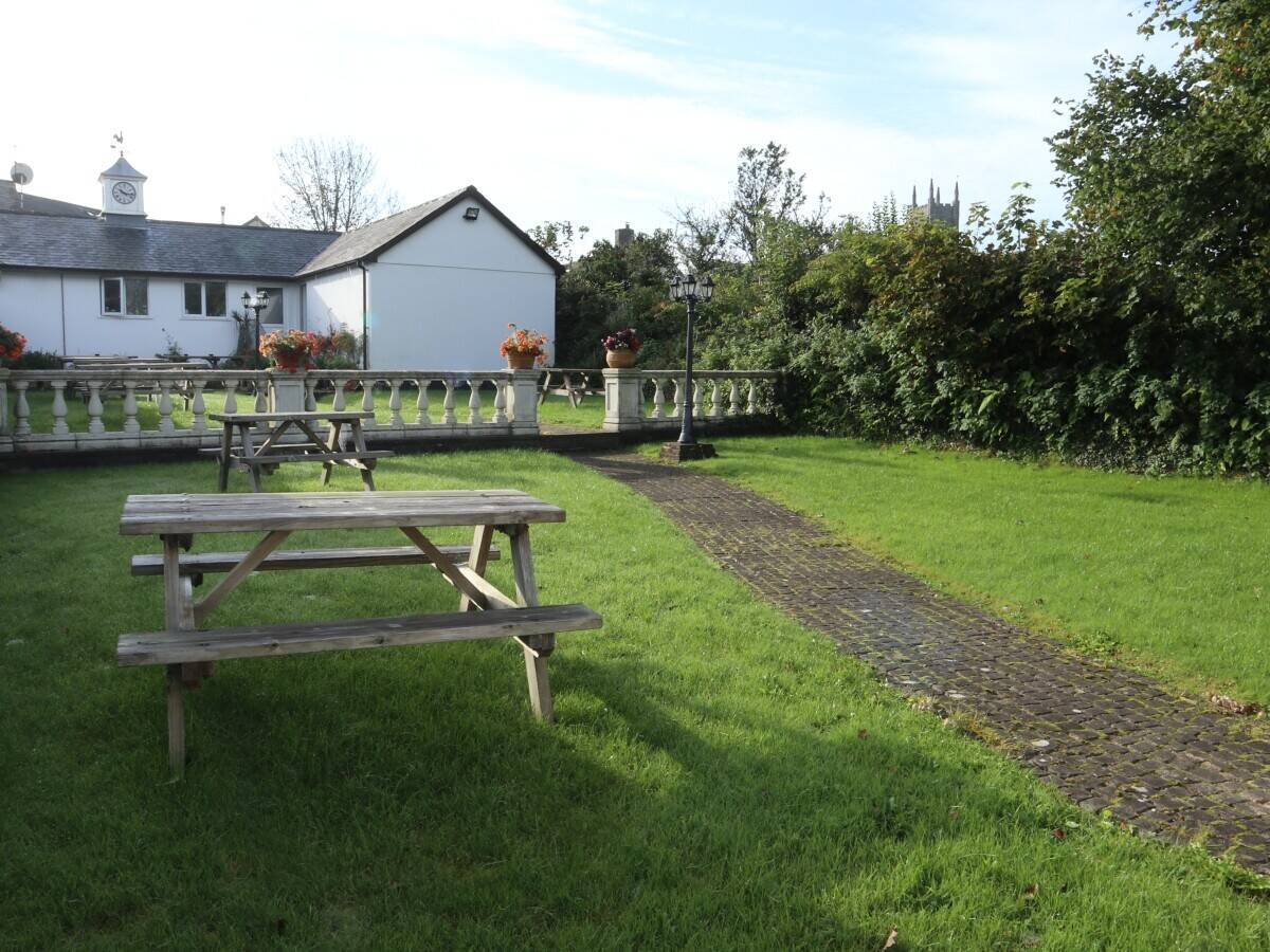 CORNWALL – ESTABLISHED VILLAGE FREEHOUSE WITH LETTING ROOMS ON ATLANTIC HIGHWAY