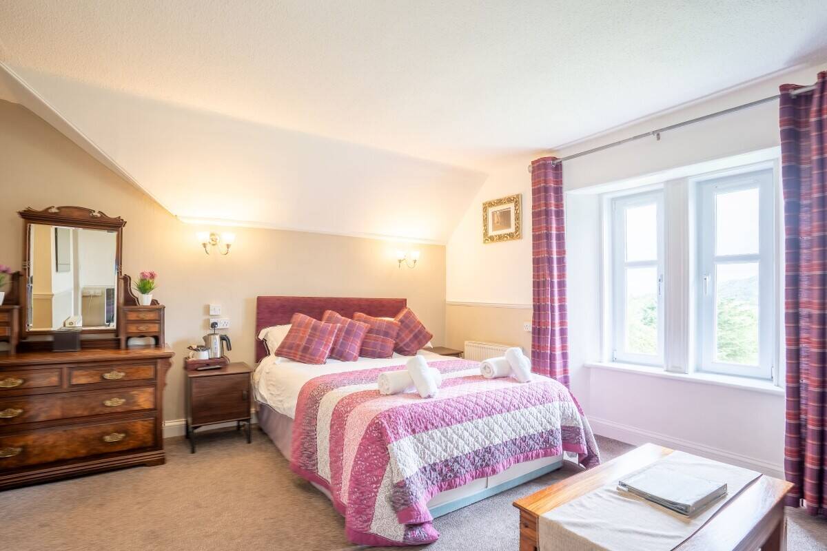 Impressive 8 Bedroom Country House Hotel on the Banks of Loch Shiel