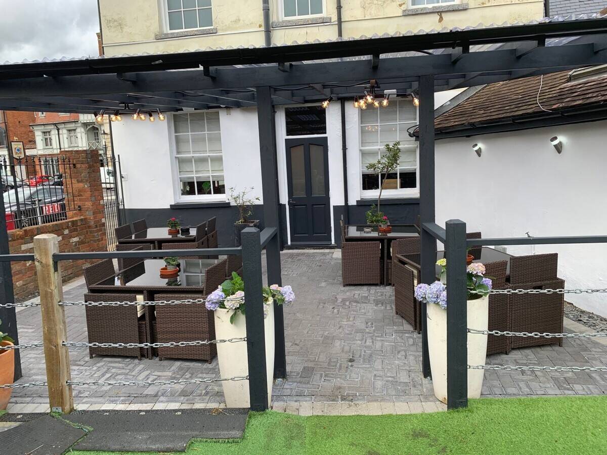 Free house pub with restaurant and four onsuit bedrooms
