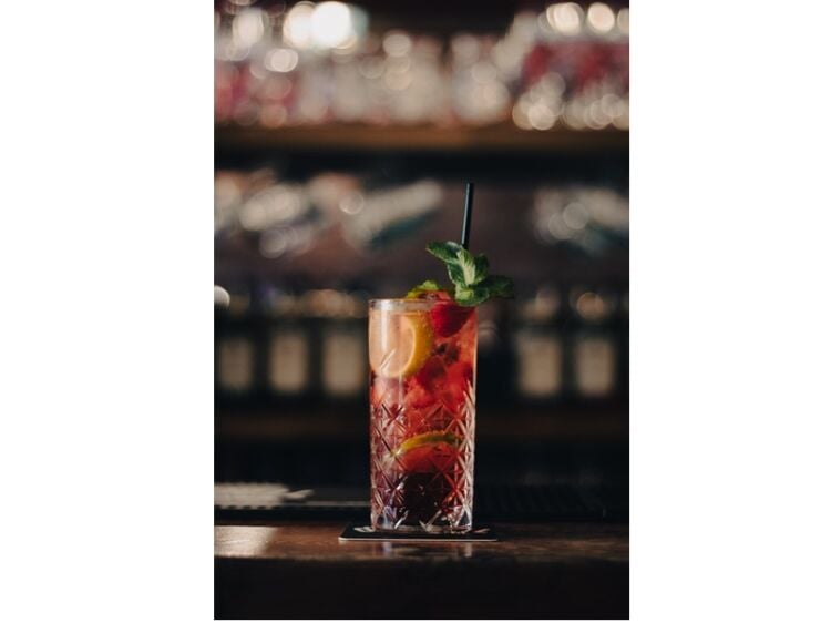 Popular & Established Cocktail Bar For Sale
