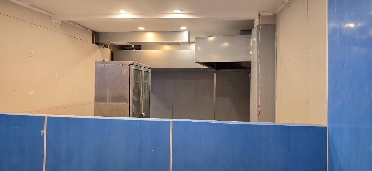 Takeway shop for rent
