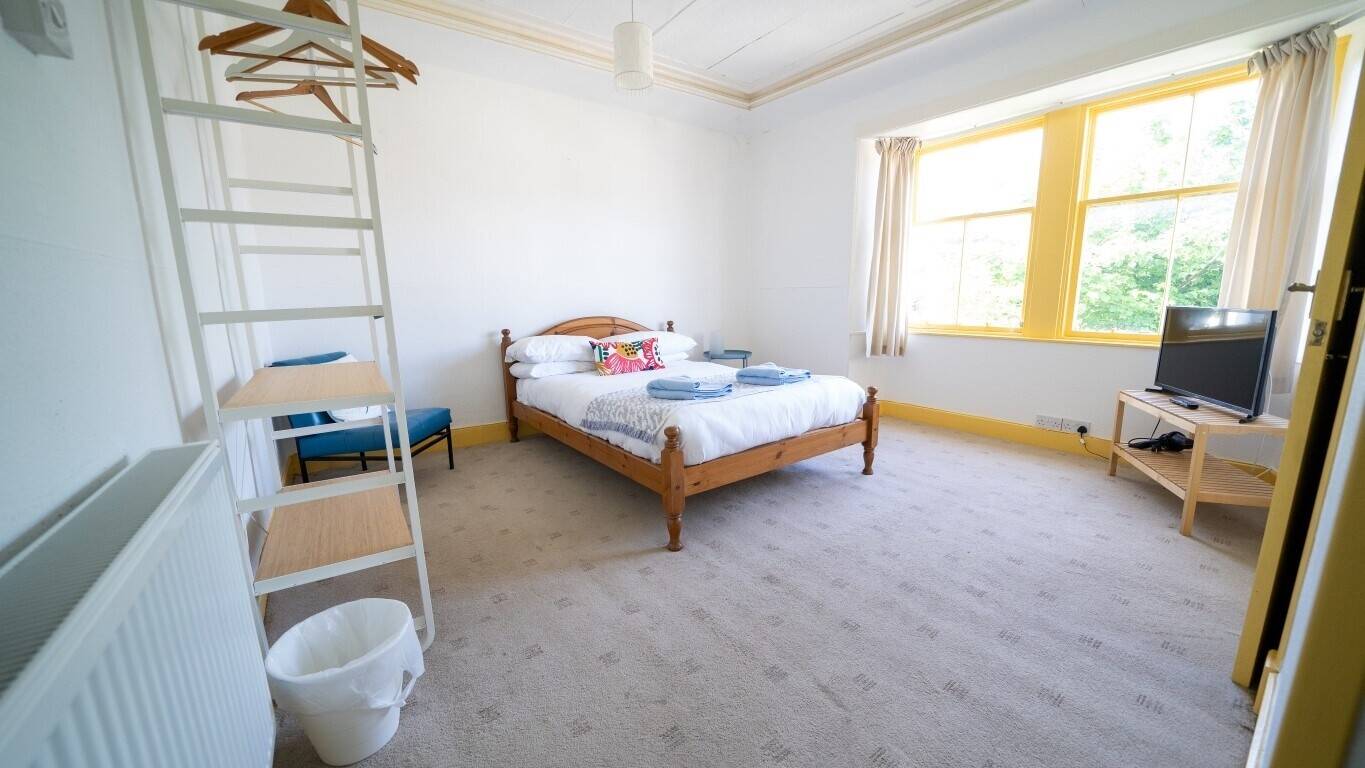 Exclusive Use,  14-Bedroom Guest House in a Popular Seaside Location