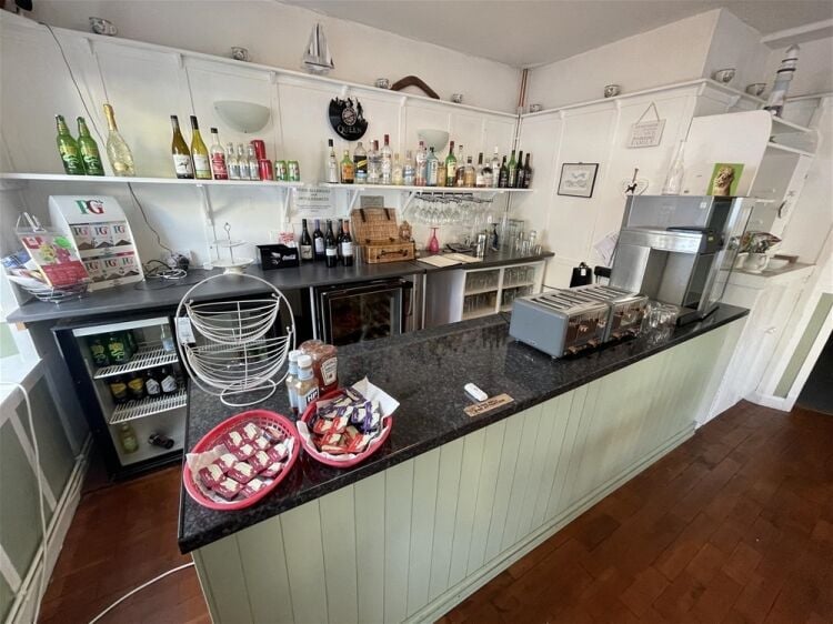 Impressive and Highly Rated Victorian Guest House For Sale in Torquay
