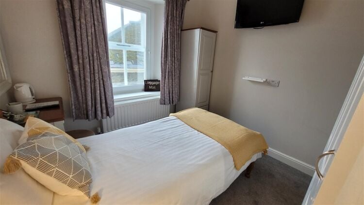 Outstanding West Cornwall Hotel, Pub & Restaurant For Sale in Penzance Photo 13