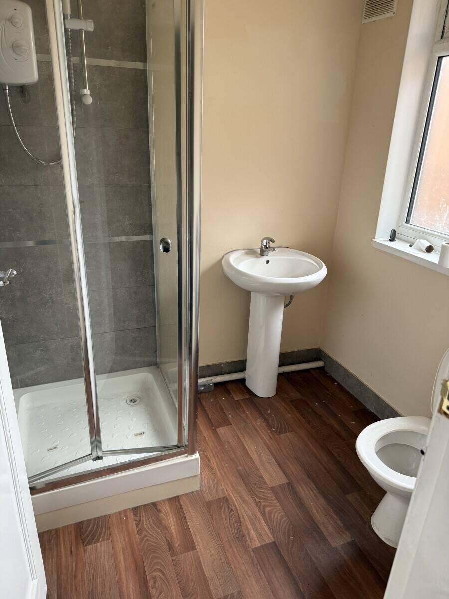 Reduced to &pound;33K Pizza Takeaway Birmingham Northfield with 2-bed flat - Day One Income Photo 13