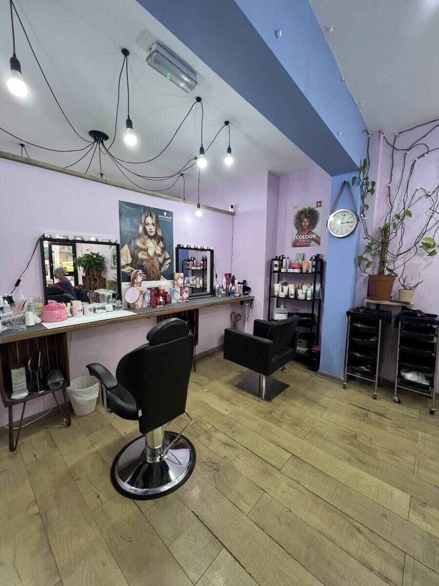 Hair, Beauty and Nail salon Photo 13