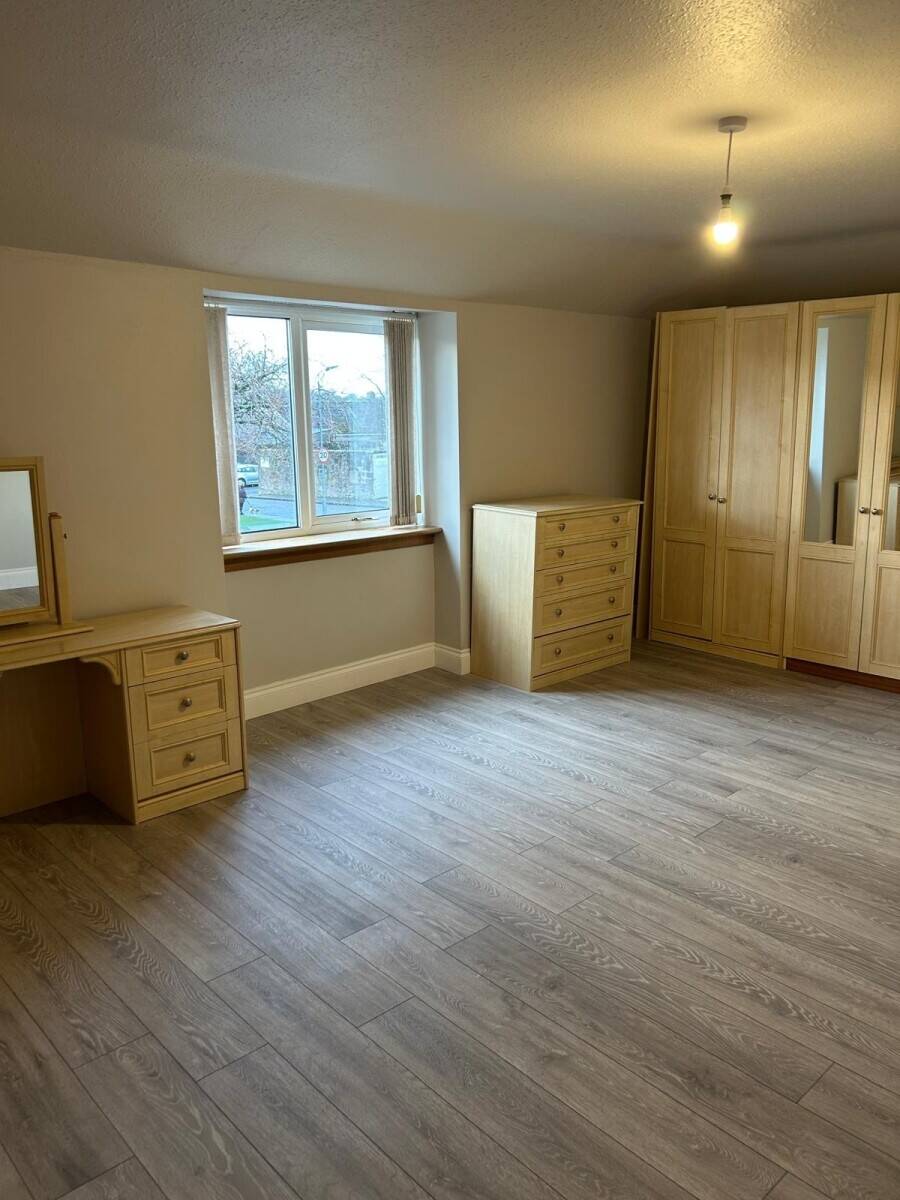 Freehold For Sale Commercial Property & Residential (4 BED HOUSE) £430k - Tillicoultry Photo 13