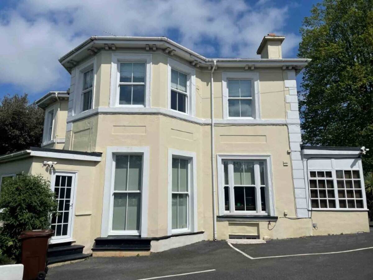A Luxurious, Detached 5-Star Boutique Guest House
