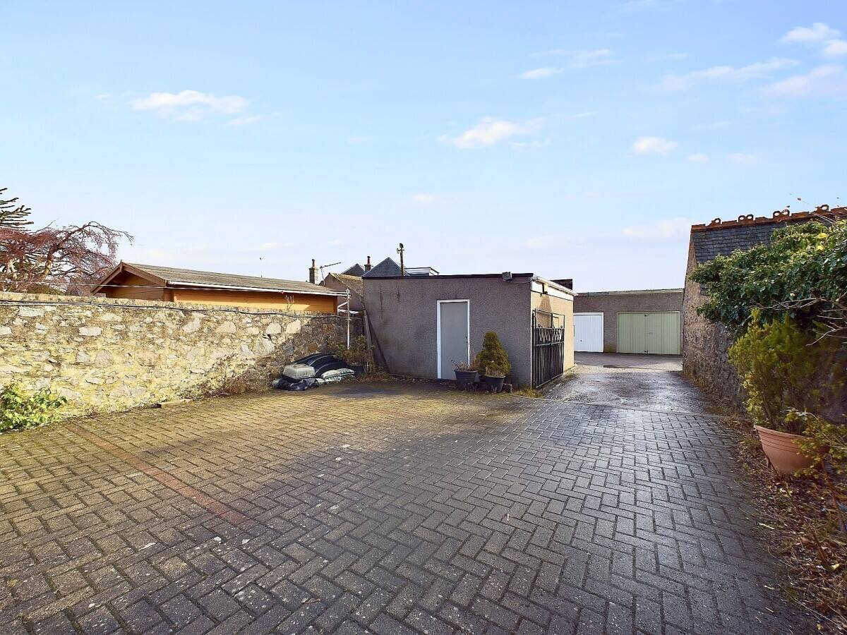 8 Letting Room Guest House in Prestigious Aberdeen Location Photo 13