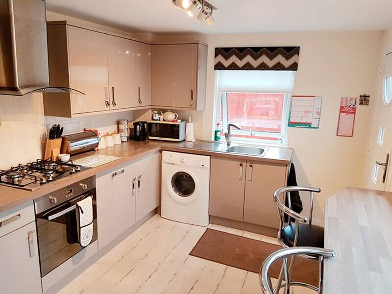 Extremely well performing Public House & Lounge with 3-bed owners accommodation in Dennyloanhead