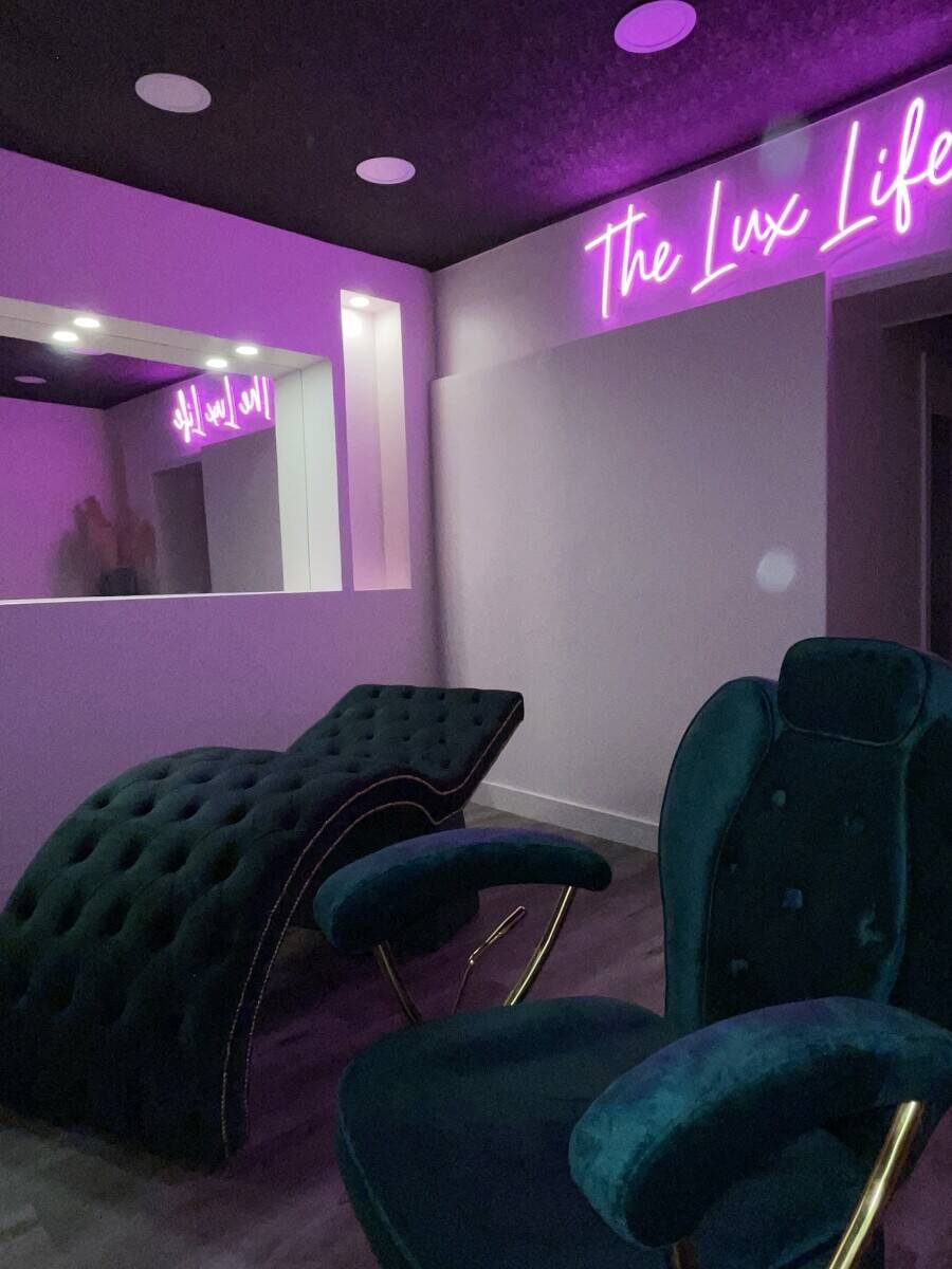 Luxury Beauty Salon for Sale near Cardiff City Centre Photo 13