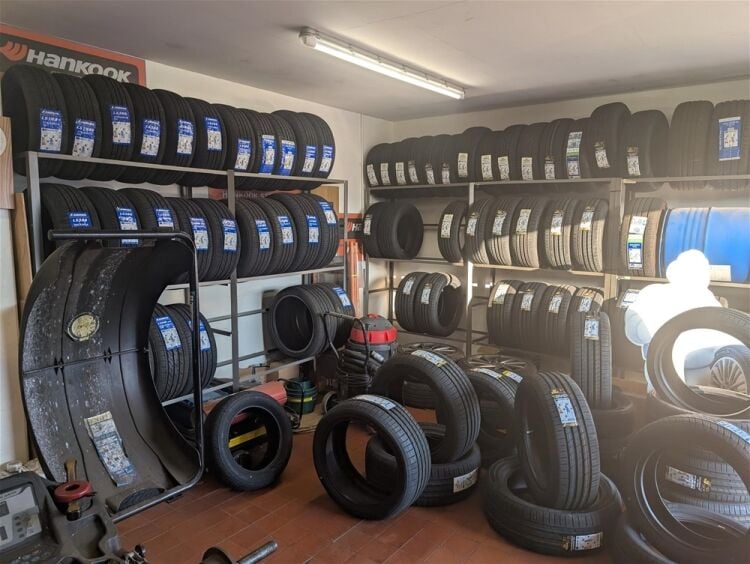 MOTOR VEHICLE GARAGE