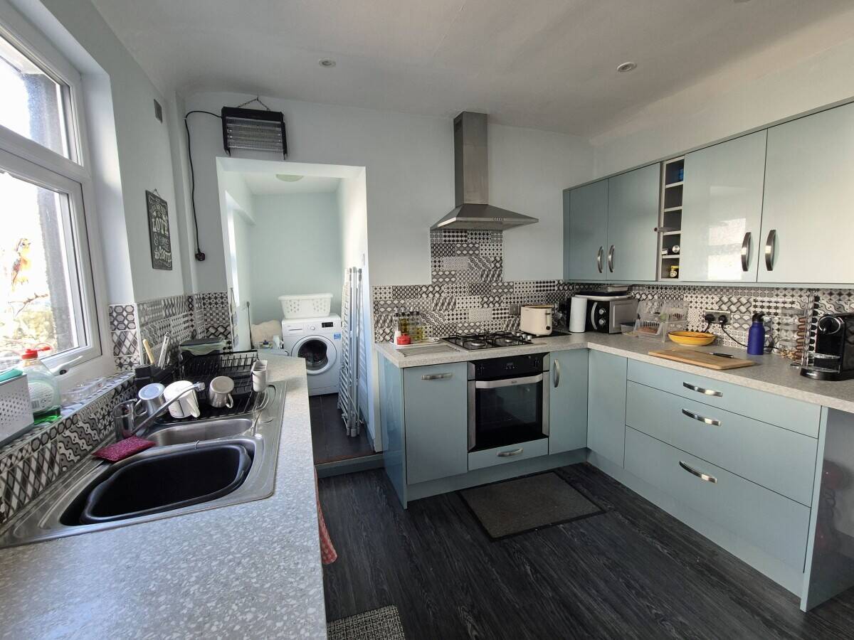 GWYNEDD - ESTABLISHED RESTAURANT, RETAIL UNIT AND THREE BEDROOM HOUSE AT THE FOOT OF YR WYDFFA (SNOW