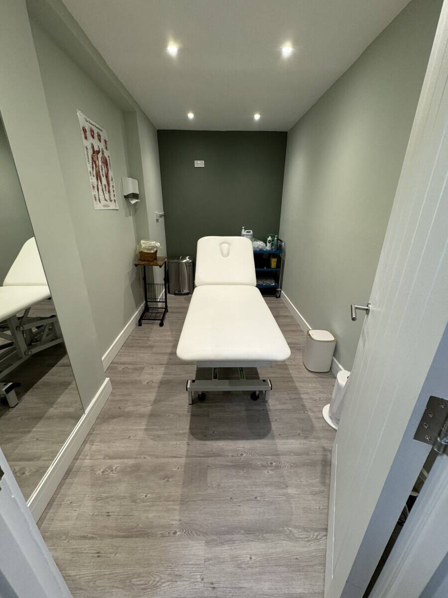 Fulham Wellness Clinic or restaurant | NO LANDLORD APPROVAL | &pound;26k Rent | Cash accepted
