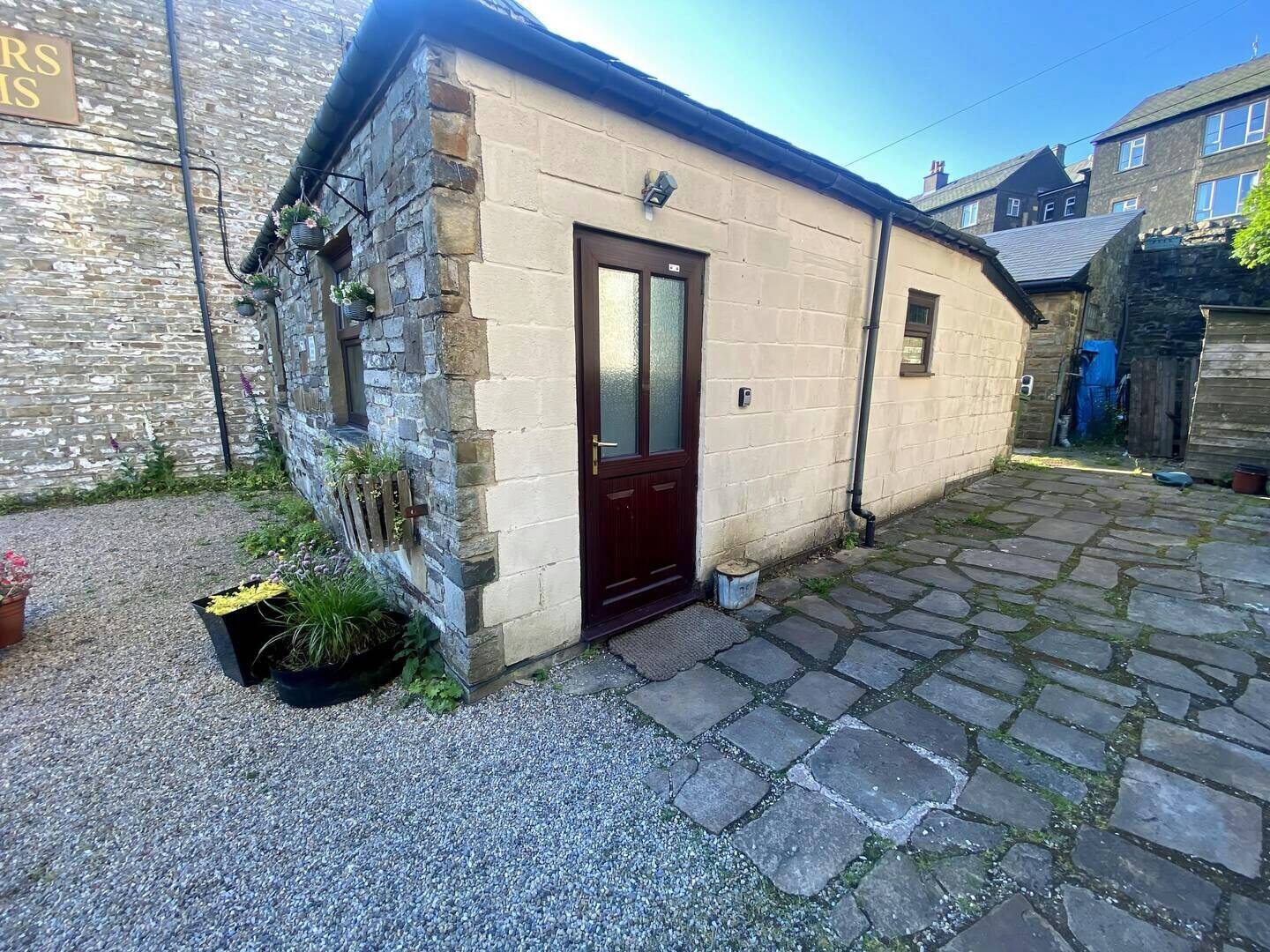 NORTH PENNINES - CLOSED 18TH CENTURY PUBLIC HOUSE