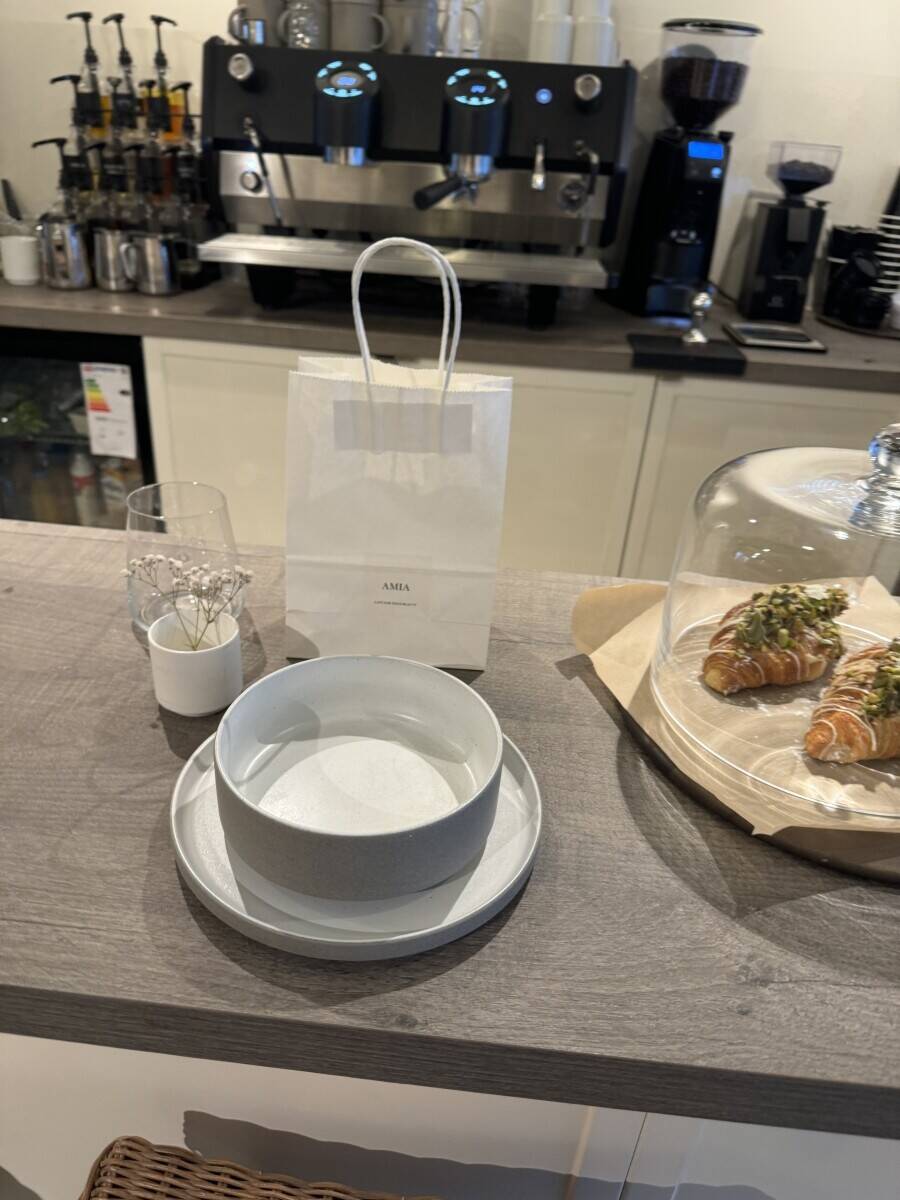 Caf&eacute;/Bar/ Private venue