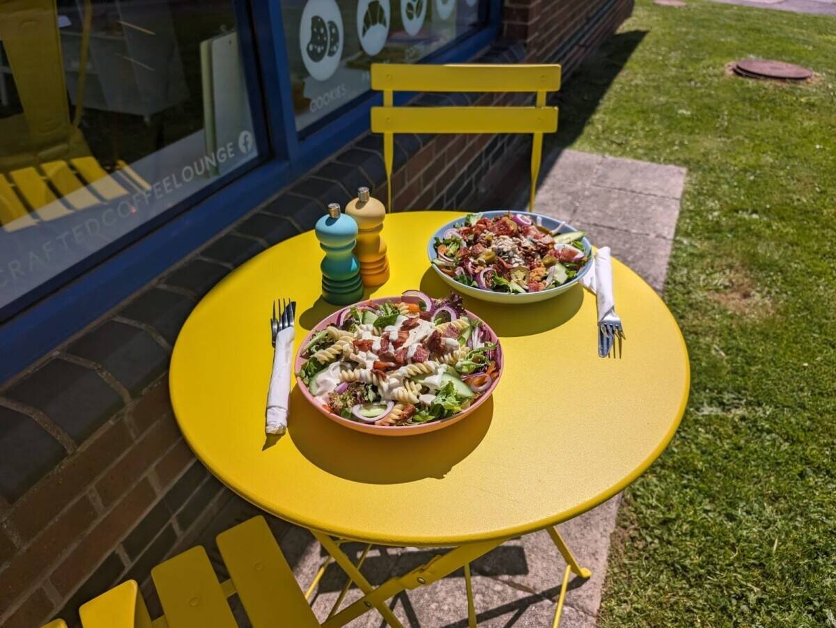 Popular Coffee Shop in a unique and sought after location Photo 14