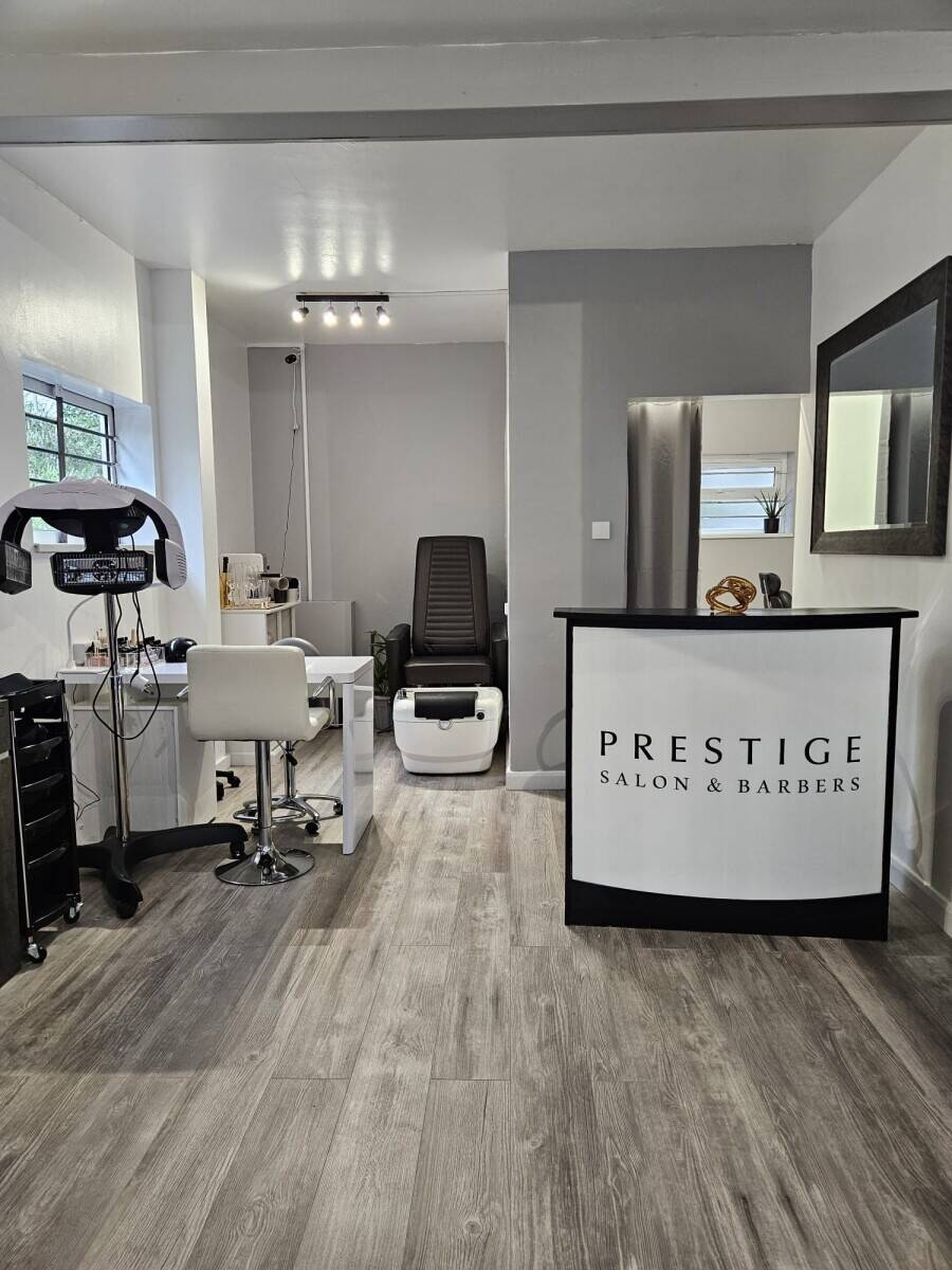 Salon, Barbers, Nails, and Beauty shop for sale in Tunbridge Wells