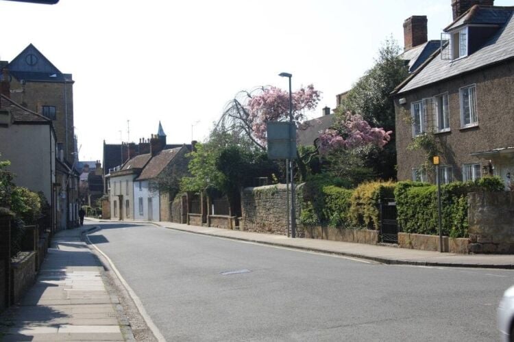 HOLIDAY LETTING ACCOMMODATION/RESIDENTIAL INVESTMENT PROPERTY OPPORTUNITY