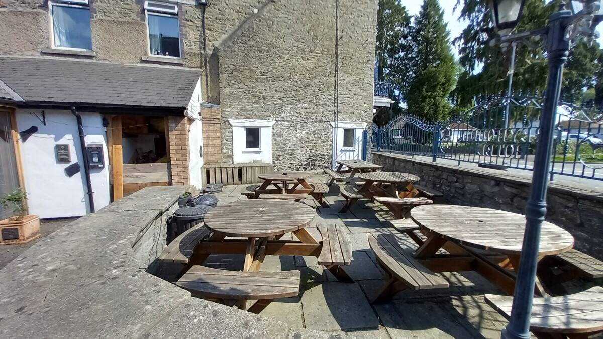 MID WALES - PROMINENT MARKET TOWN HOTEL WITH ESTABLISHED TRADE Photo 13