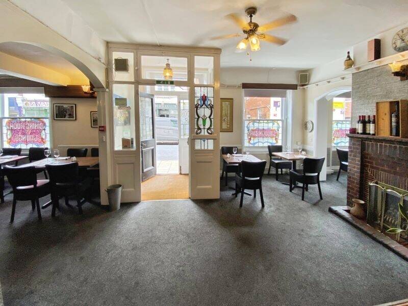 LONG ESTABLISHED 60-70 COVER RESTAURANT - NORTH STREET, ROCHFORD. Photo 13