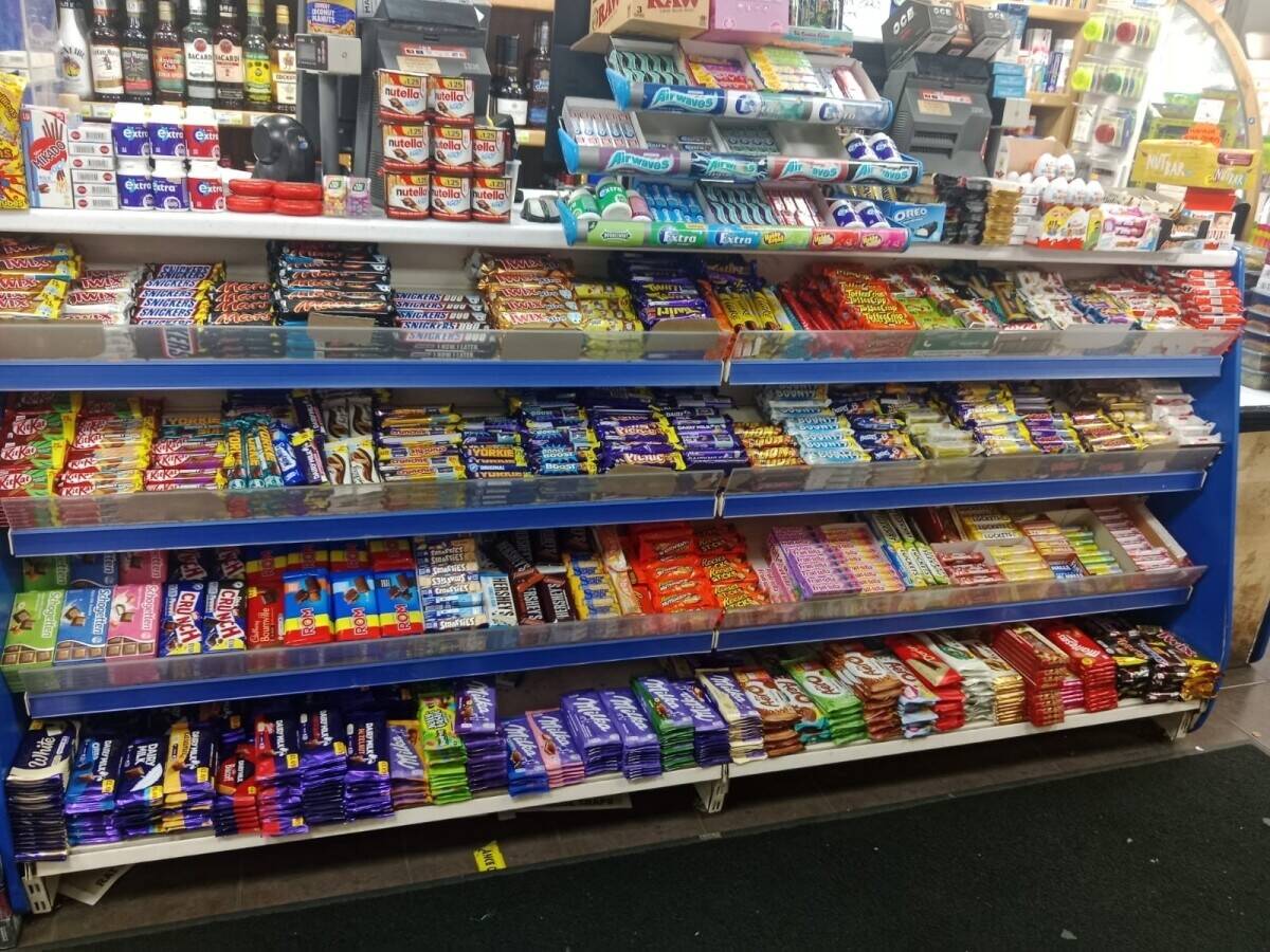 Convenience Store for Sale on Busy High Street in London Photo 12