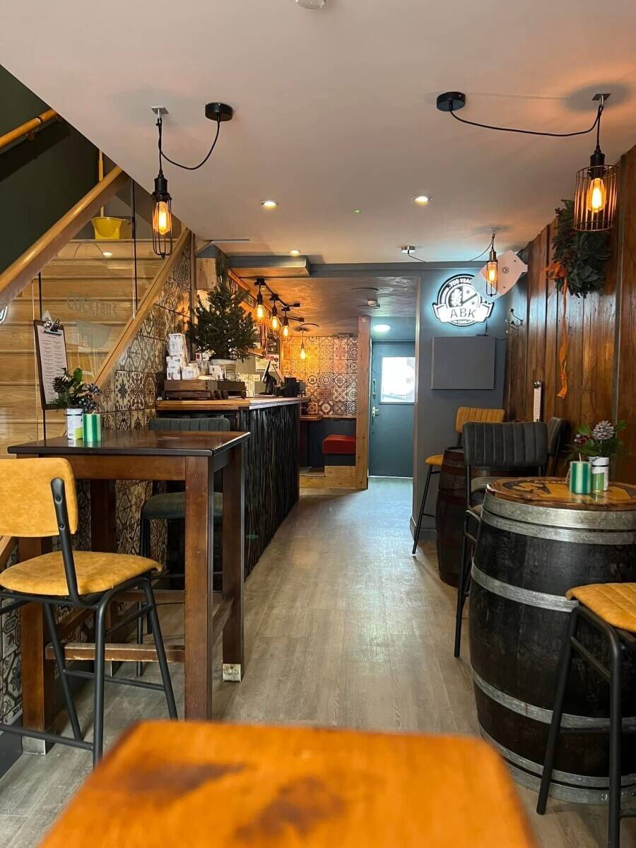 Established Bar for sale location in Lymm Cheshire. Photo 13