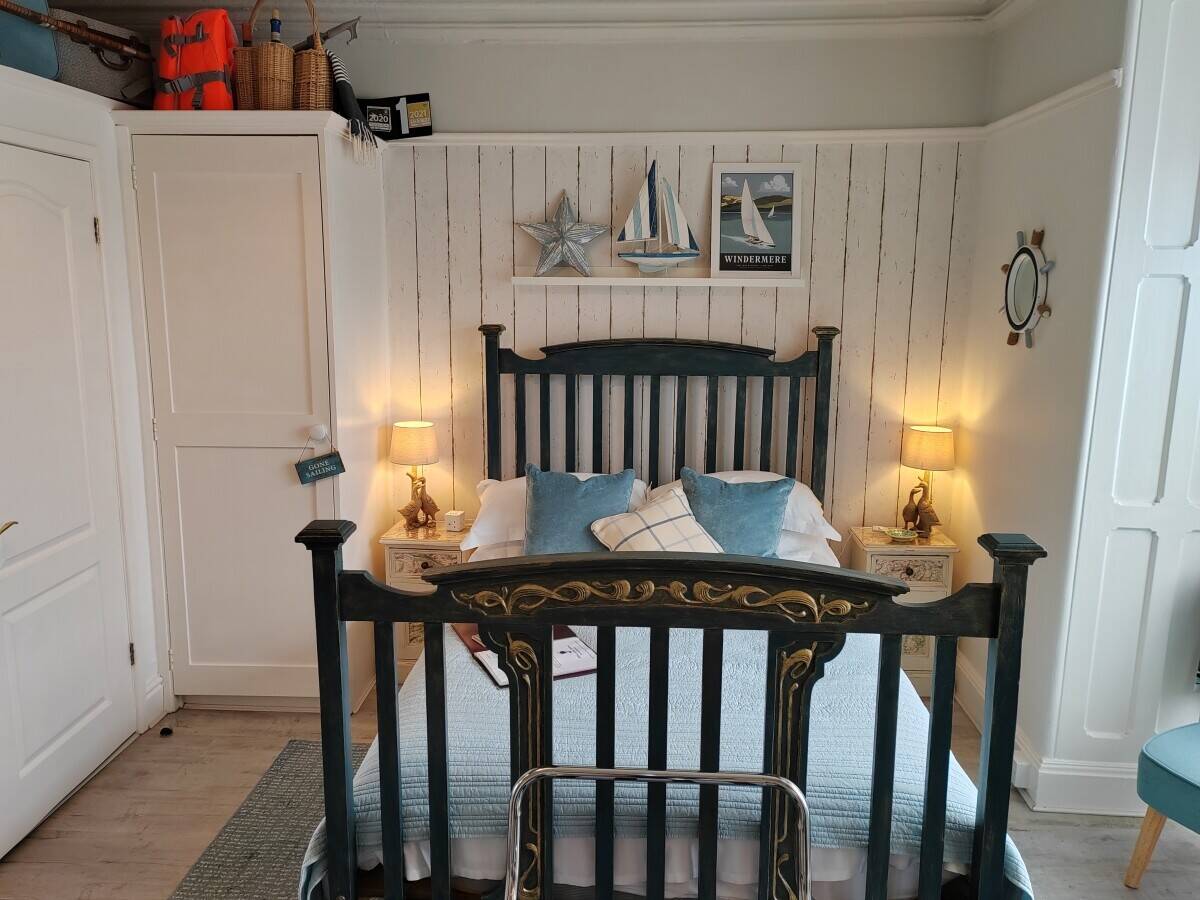Leasehold Delightful Guest House Hotel Bed and Breakfast Living Accommodation Bownness-on-Windermere