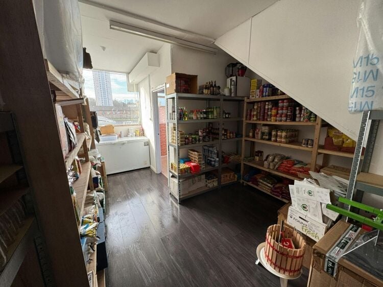 Long Established Fruit & Veg Shop in Castlemilk