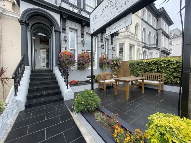 Elegant Victorian 12-bedroom hotel set on the English Riviera For Sale in Torquay Photo 13